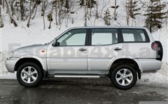 Fiberglaskotflügel für Nissan Terrano II Facelift - rechte und linke Seite
